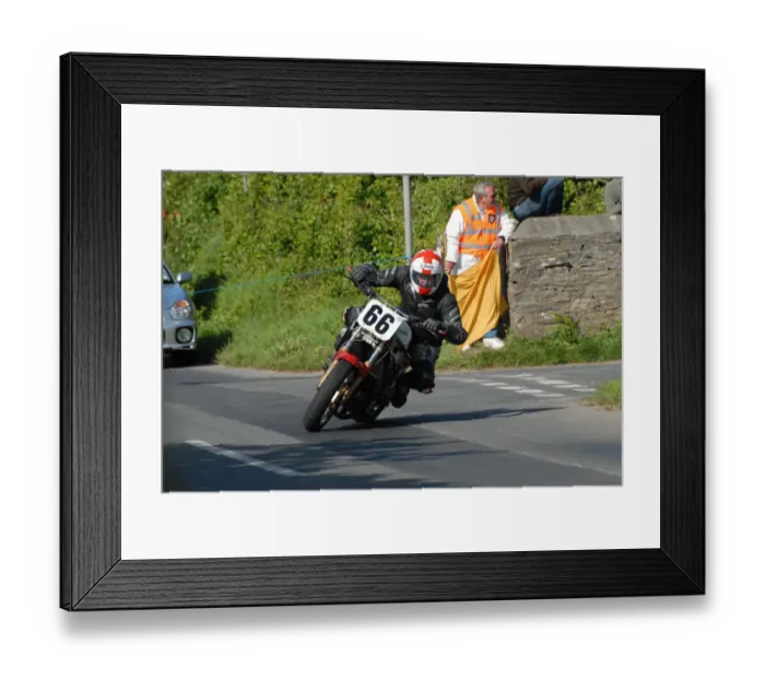 Framed Print : Les Miller (Yamaha) 2007 Jurby Road