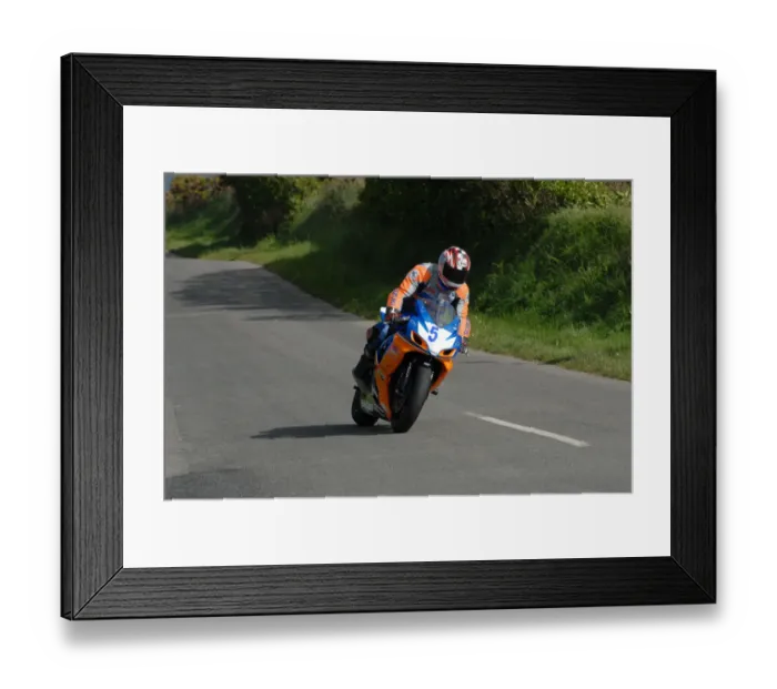 Framed Print : Stephen Oates (Suzuki) 2007 Jurby Road Framed Print : Stephen Oates (Suzuki) 2007 Jurby Road