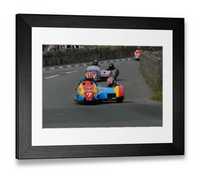 Framed Print : Ian Bell & Carl Bell (LCR Yamaha) 2009 Southern 100 Framed Print : Ian Bell & Carl Bell (LCR Yamaha) 2009 Southern 100
