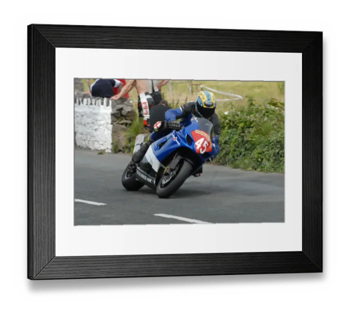 Framed Print : Kevin Strowger (Suzuki) 2009 Southern 100 Framed Print : Kevin Strowger (Suzuki) 2009 Southern 100