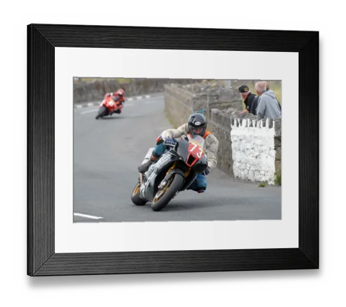 Framed Print : Andrew Brown (Aprilia) 2009 Southern 100 Framed Print : Andrew Brown (Aprilia) 2009 Southern 100