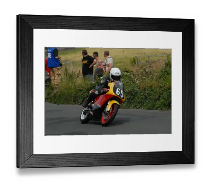 Framed Print : Sean Leonard (Honda) 2009 Southern 100 Framed Print : Sean Leonard (Honda) 2009 Southern 100