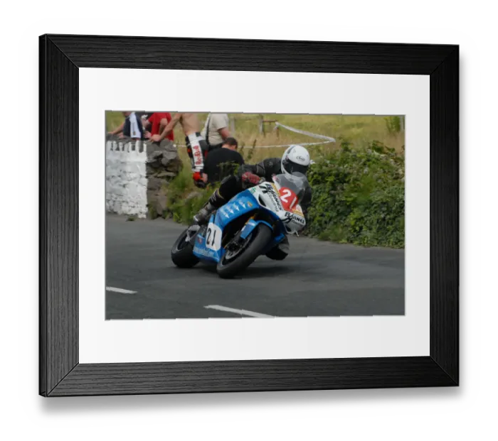 Framed Print : Paul Dobbs (Yamaha) 2009 Southern 100 Framed Print : Paul Dobbs (Yamaha) 2009 Southern 100