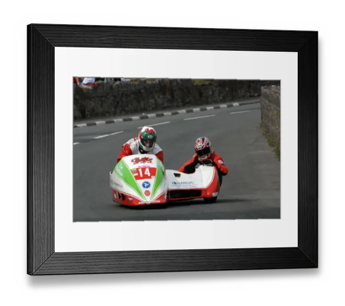 Framed Print : Keith Walters & Jamie Scarffe (Ireson) 2009 Southern 100
