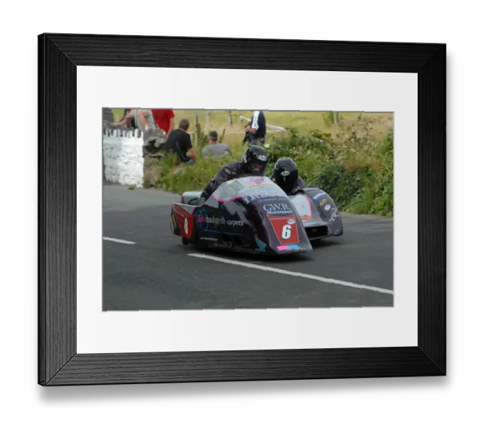 Framed Print : Steven Coombes & Paul Knapton (Ireson Honda) 2009 Southern 100 Framed Print : Steven Coombes & Paul Knapton (Ireson Honda) 2009 Southern 100