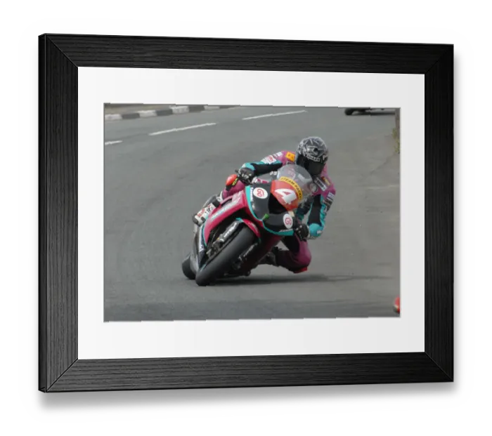 Framed Print : Conor Cummins (Kawasaki) 2009 Southern 100 Framed Print : Conor Cummins (Kawasaki) 2009 Southern 100