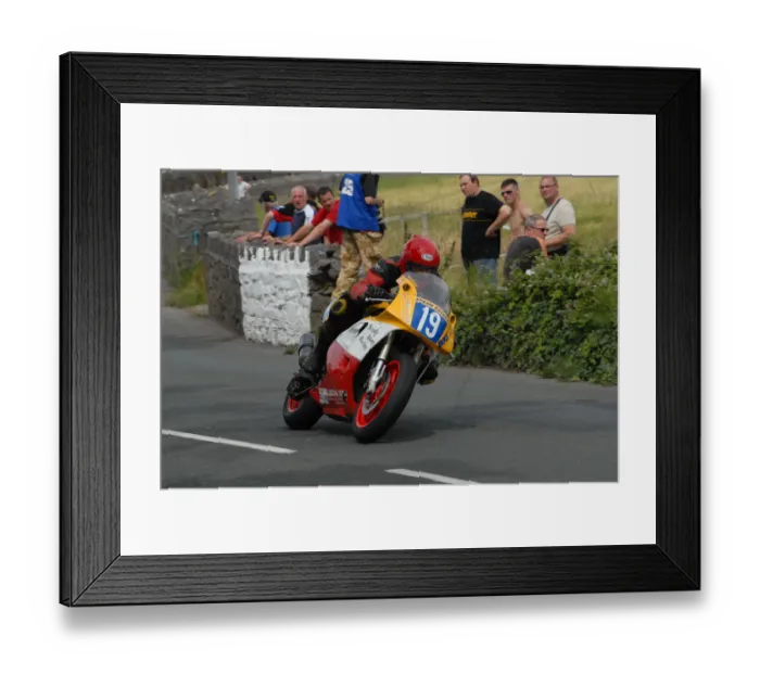 Framed Print : Mick Goodings (Honda) 2009 Southern 100 Framed Print : Mick Goodings (Honda) 2009 Southern 100