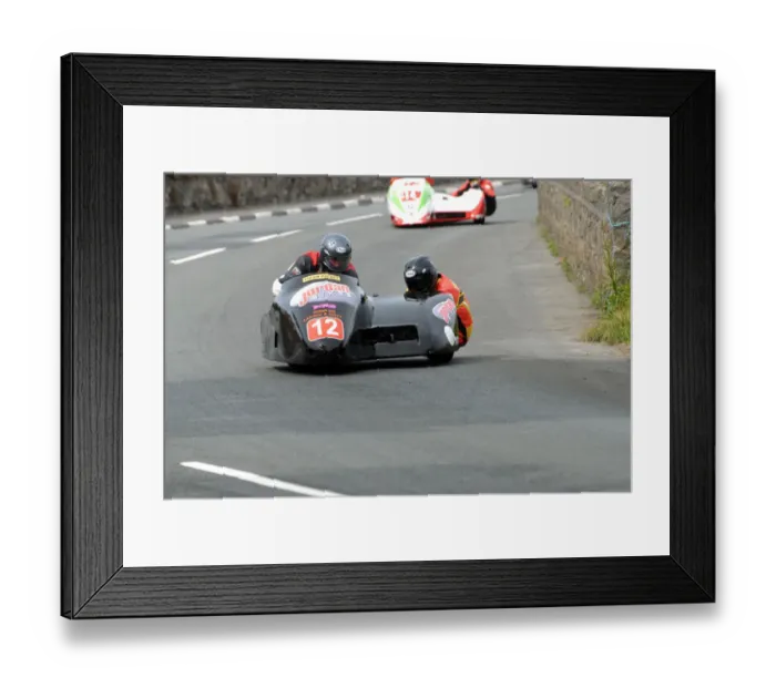 Framed Print : David Hurst & Keir Pedley (Shelbourne Honda) 2009 Southern 100 Framed Print : David Hurst & Keir Pedley (Shelbourne Honda) 2009 Southern 100