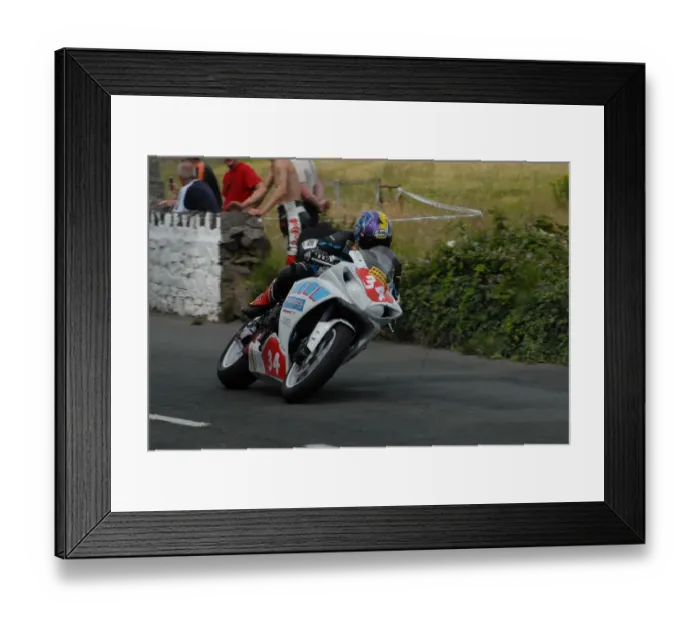 Framed Print : Russ Mountford (Yamaha) 2009 Southern 100 Framed Print : Russ Mountford (Yamaha) 2009 Southern 100