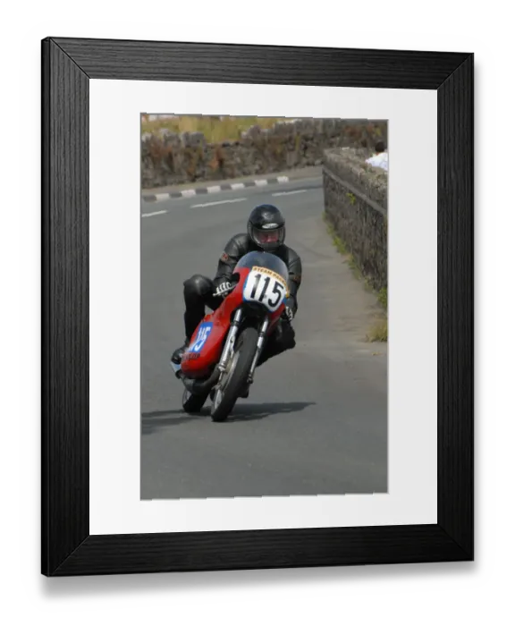 Framed Print : Bob Simmons (Suzuki) 2009 Southern 100 Framed Print : Bob Simmons (Suzuki) 2009 Southern 100