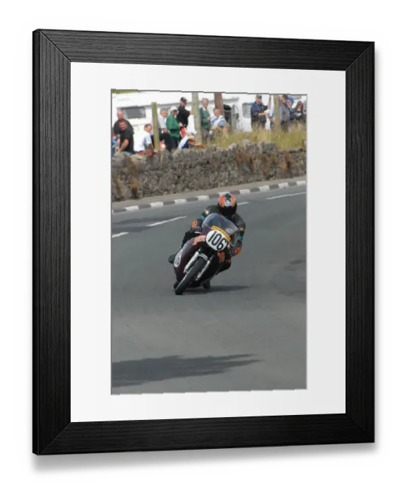 Framed Print : Alec Whitwell (Bates Honda) 2009 Southern 100 Framed Print : Alec Whitwell (Bates Honda) 2009 Southern 100