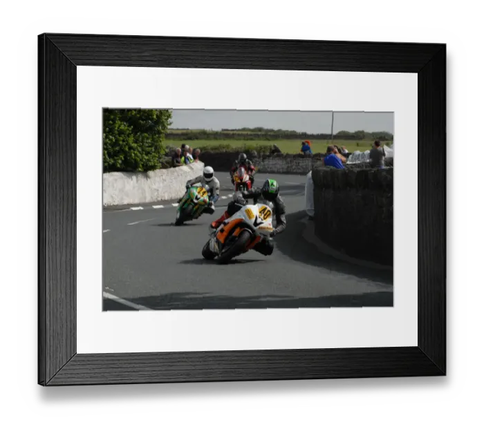 Framed Print : Roger Maher (Yamaha) 2009 Southern 100 Framed Print : Roger Maher (Yamaha) 2009 Southern 100