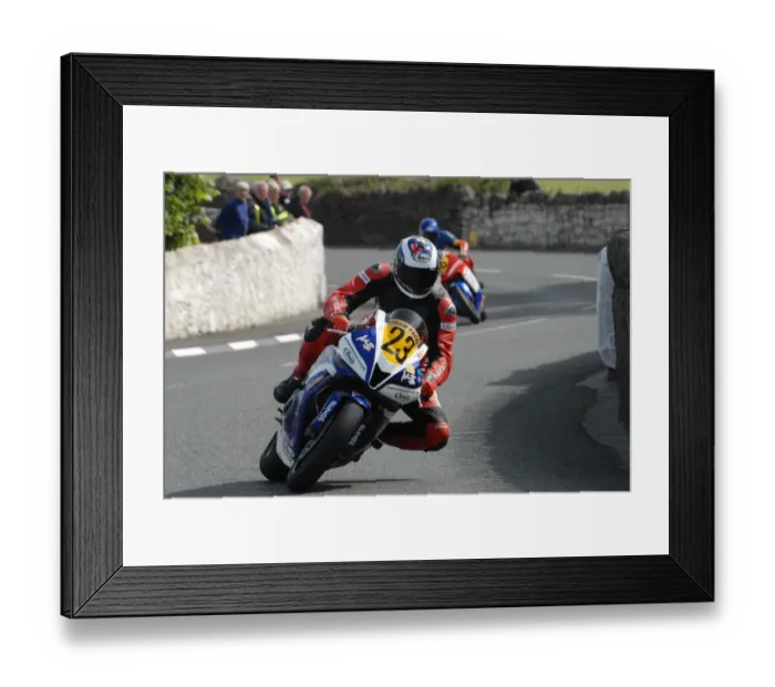 Framed Print : John Barton (Yamaha) 2009 Southern 100