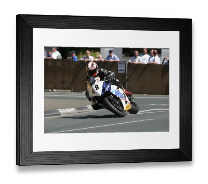 Framed Print : Paul Dobbs (Suzuki) 2006 Superbike TT Framed Print : Paul Dobbs (Suzuki) 2006 Superbike TT