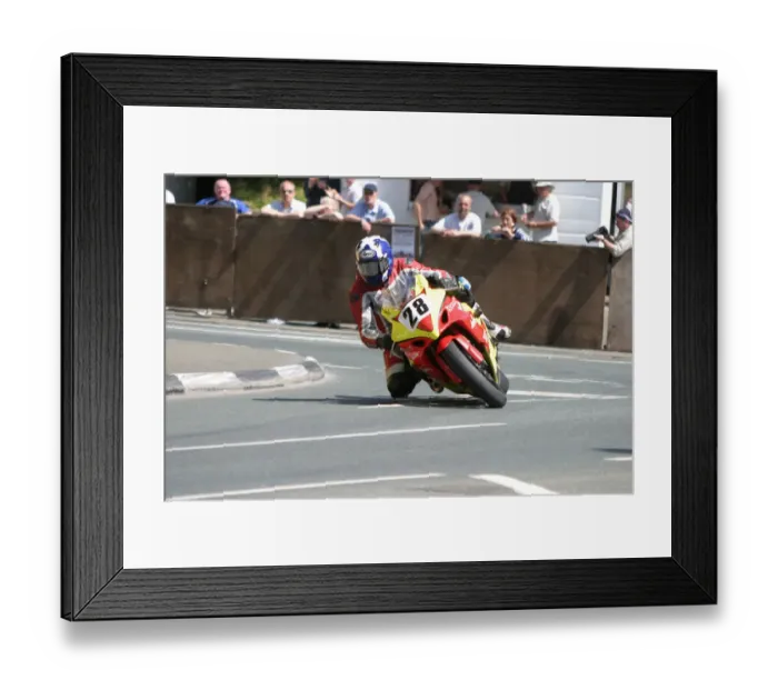 Framed Print : Phillip Stewart (Suzuki) 2006 Superbike TT Framed Print : Phillip Stewart (Suzuki) 2006 Superbike TT