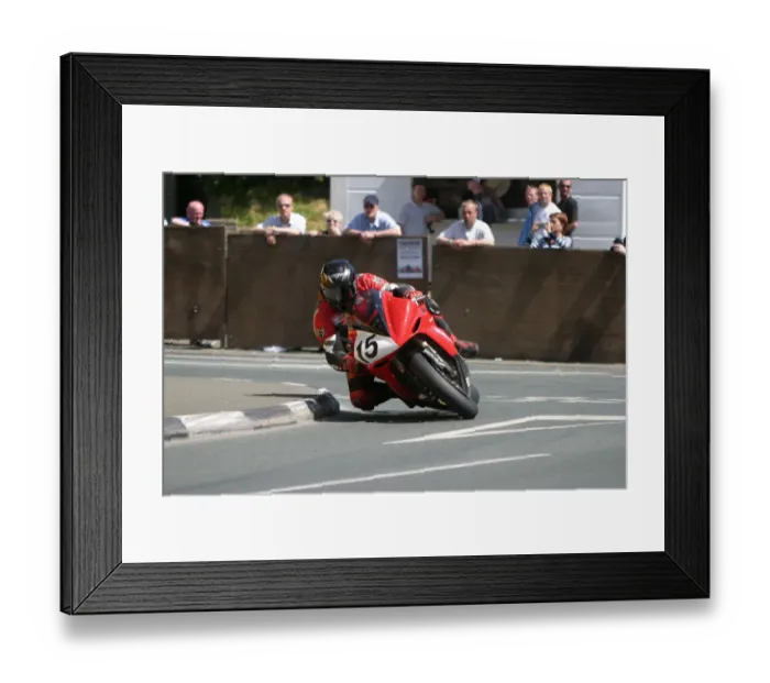 Framed Print : Mark Parrett (Yamaha) 2006 Superbike TT Framed Print : Mark Parrett (Yamaha) 2006 Superbike TT