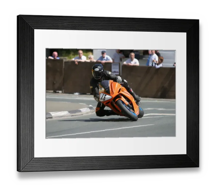 Framed Print : Ian Armstrong (Yamaha) 2006 Superbike TT Framed Print : Ian Armstrong (Yamaha) 2006 Superbike TT