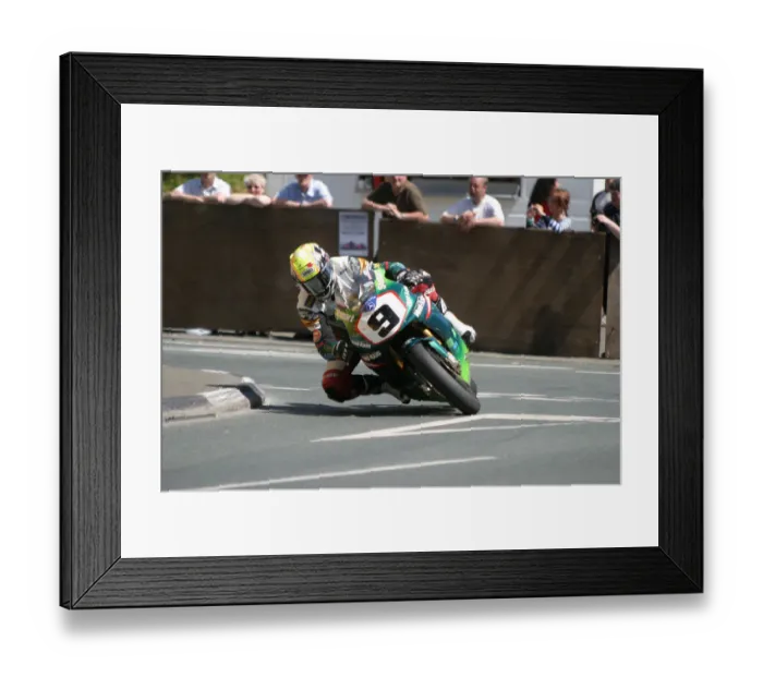 Framed Print : Ian Lougher (Honda) 2006 Superbike TT Framed Print : Ian Lougher (Honda) 2006 Superbike TT