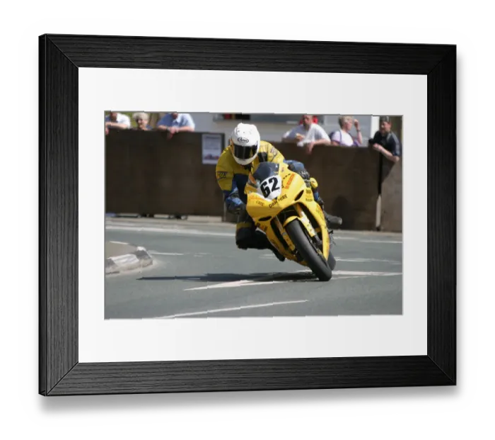 Framed Print : Alan Connor (Yamaha) 2006 Superbike TT Framed Print : Alan Connor (Yamaha) 2006 Superbike TT