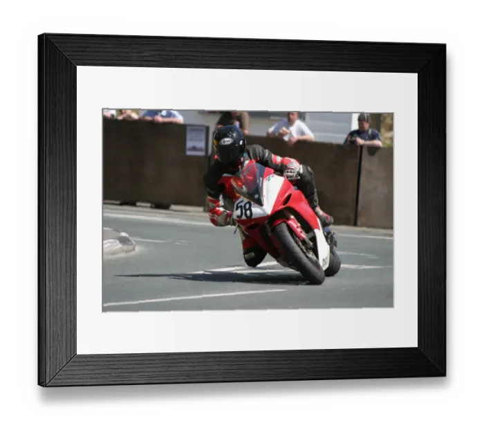 Framed Print : James Muir (Yamaha) 2006 Superbike TT Framed Print : James Muir (Yamaha) 2006 Superbike TT