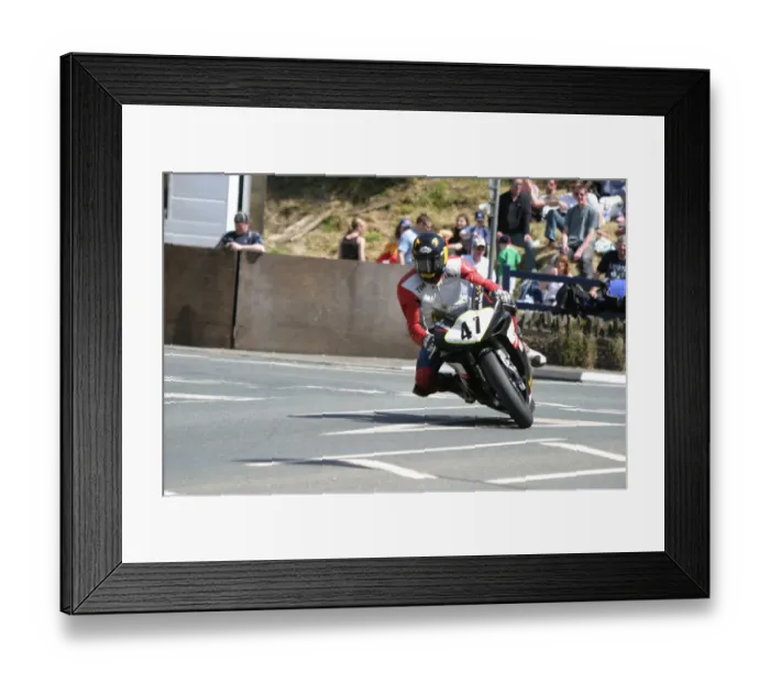 Framed Print : Tim Poole (Yamaha) 2006 Superbike TT Framed Print : Tim Poole (Yamaha) 2006 Superbike TT