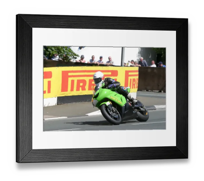 Framed Print : Paul Owen (Kawasaki) 2006 Superbike TT Framed Print : Paul Owen (Kawasaki) 2006 Superbike TT
