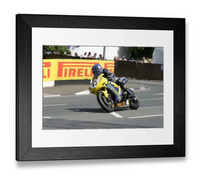Framed Print : Jim Hodson (Yamaha) 2006 Superbike TT Framed Print : Jim Hodson (Yamaha) 2006 Superbike TT