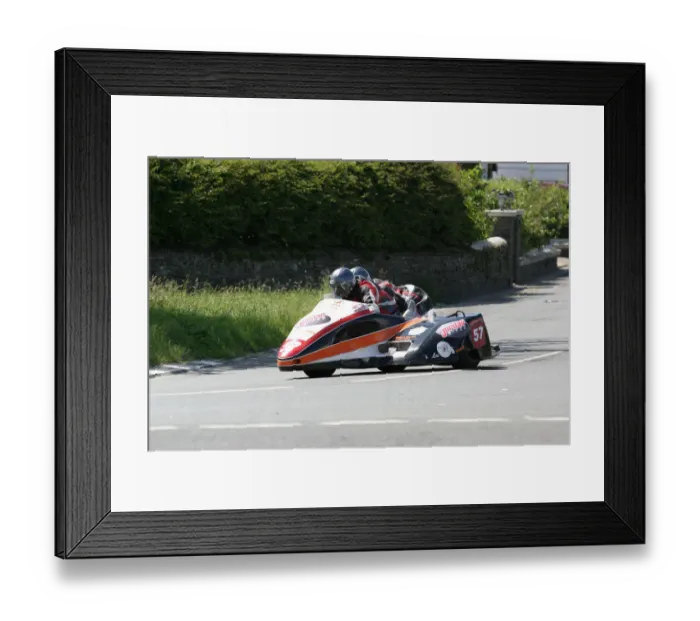 Framed Print : David Hirst & Paul Lowther (Shelbourne Honda) 2008 Sidecar TT Framed Print : David Hirst & Paul Lowther (Shelbourne Honda) 2008 Sidecar TT