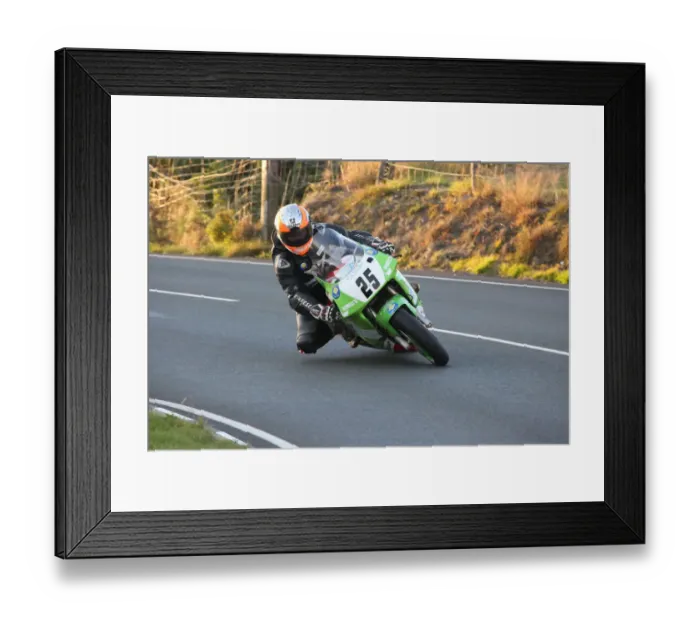 Framed Print : David Sellers (Kawasaki) 2015 Superbike Classic TT Framed Print : David Sellers (Kawasaki) 2015 Superbike Classic TT