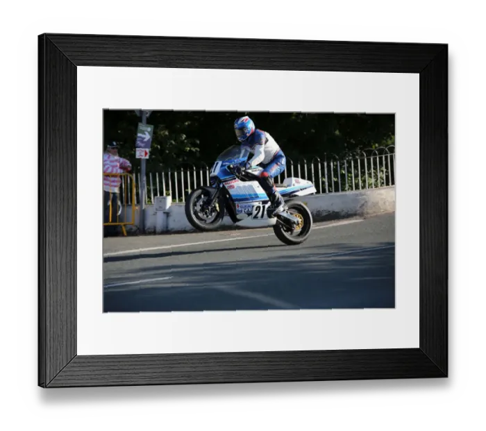 Framed Print : Nick Jefferies (Suzuki) 2015 Formula 1 Classic TT Framed Print : Nick Jefferies (Suzuki) 2015 Formula 1 Classic TT