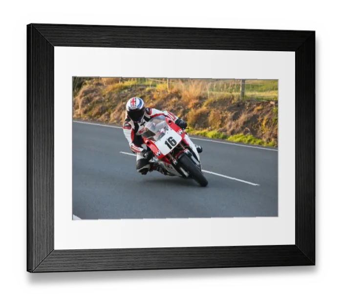 Framed Print : Dan Stewart (Kawasaki) 2016 Superbike Classic TT Framed Print : Dan Stewart (Kawasaki) 2016 Superbike Classic TT