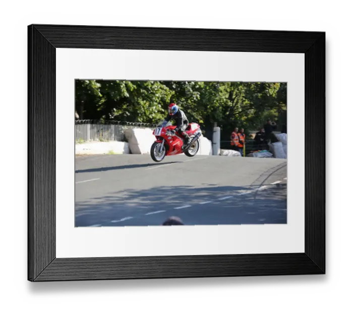 Framed Print : Dave Madsen-Mygdal (Honda) 2015 Formula 1 Classic TT Framed Print : Dave Madsen-Mygdal (Honda) 2015 Formula 1 Classic TT