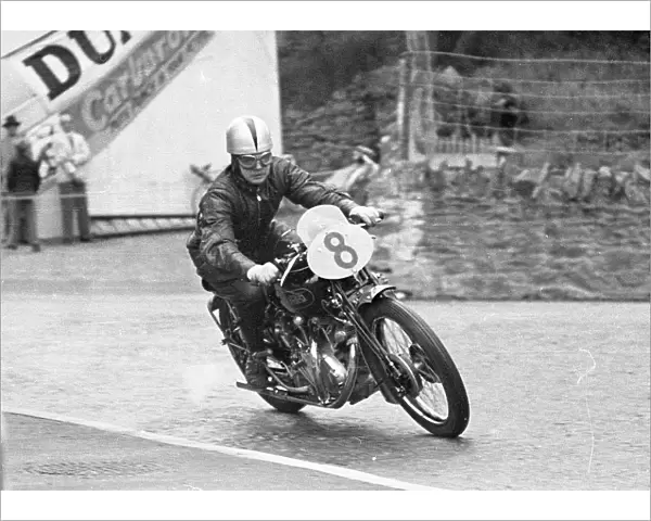 George Brown (Vincent) 1949 1000 Clubman TT