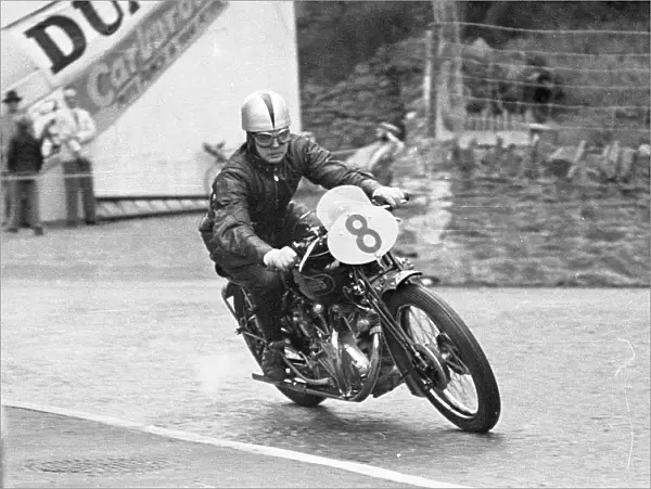 George Brown (Vincent) 1949 1000 Clubman TT