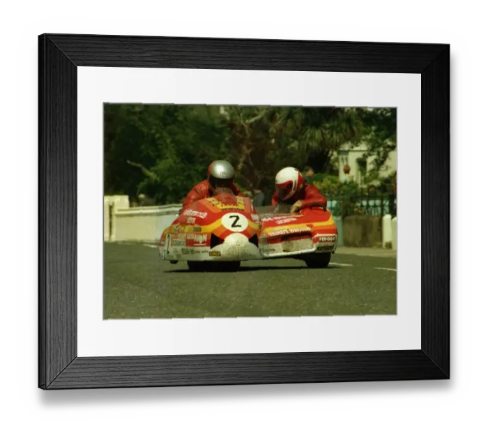 Framed Print : Dave Hallam & Mark Day (Windle Yamaha) 1986 Sidecar TT Framed Print : Dave Hallam & Mark Day (Windle Yamaha) 1986 Sidecar TT