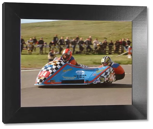 Allan Schofield & Ian Simons (Baker) 1999 Sidecar TT