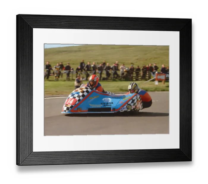 Framed Print : Allan Schofield & Ian Simons (Baker) 1999 Sidecar TT Framed Print : Allan Schofield & Ian Simons (Baker) 1999 Sidecar TT