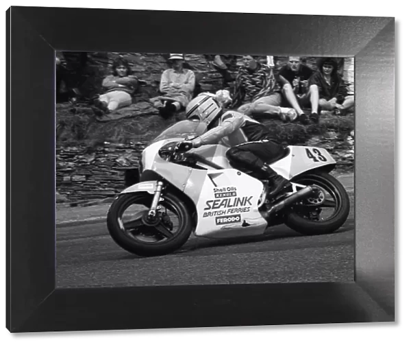 Neil Tuxworth (Yamaha) 1986 Senior TT