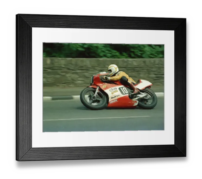 Framed Print : Eddie Laycock (Yamaha) 1986 Formula 2 TT Framed Print : Eddie Laycock (Yamaha) 1986 Formula 2 TT