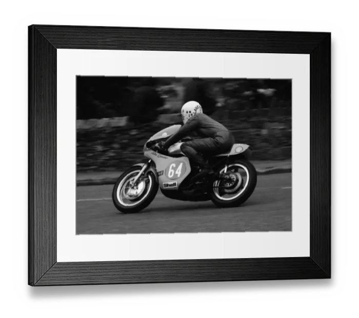 Framed Print : John Lavender (Yamaha) 1977 Jubilee TT Framed Print : John Lavender (Yamaha) 1977 Jubilee TT