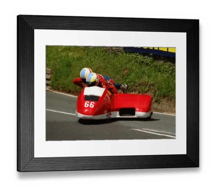Framed Print : Eric McIntosh & Ewan McIntosh (Baker Yamaha) 1995 Sidecar TT Framed Print : Eric McIntosh & Ewan McIntosh (Baker Yamaha) 1995 Sidecar TT
