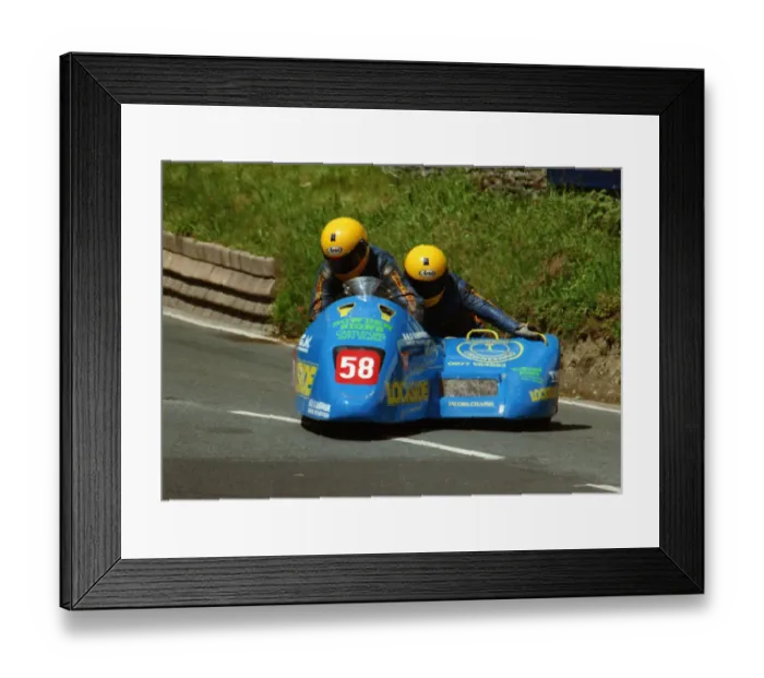 Framed Print : Jim Norbury & Norman Elcock (Jacobs Yamaha) 1995 Sidecar TT Framed Print : Jim Norbury & Norman Elcock (Jacobs Yamaha) 1995 Sidecar TT
