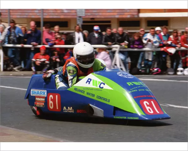 Andy Percy & Lee Aubrey (Ireson Kawasaki) 1995 Sidecar TT