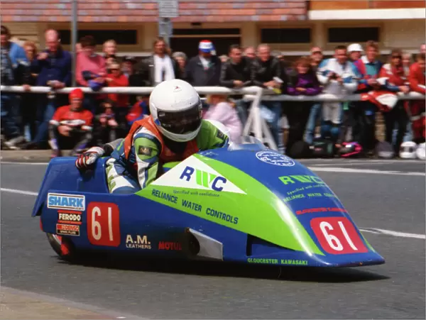 Andy Percy & Lee Aubrey (Ireson Kawasaki) 1995 Sidecar TT