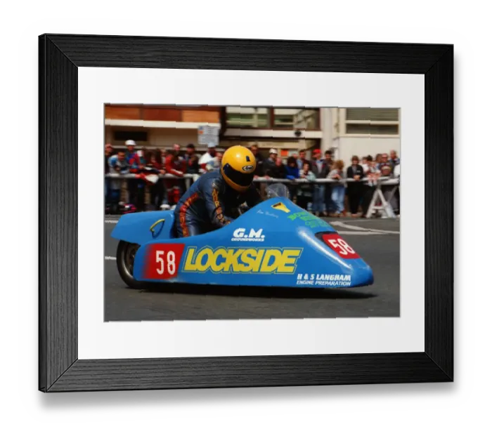 Framed Print : Jim Norbury & Norman Elcock (Jacobs Yamaha) 1995 Sidecar TT Framed Print : Jim Norbury & Norman Elcock (Jacobs Yamaha) 1995 Sidecar TT