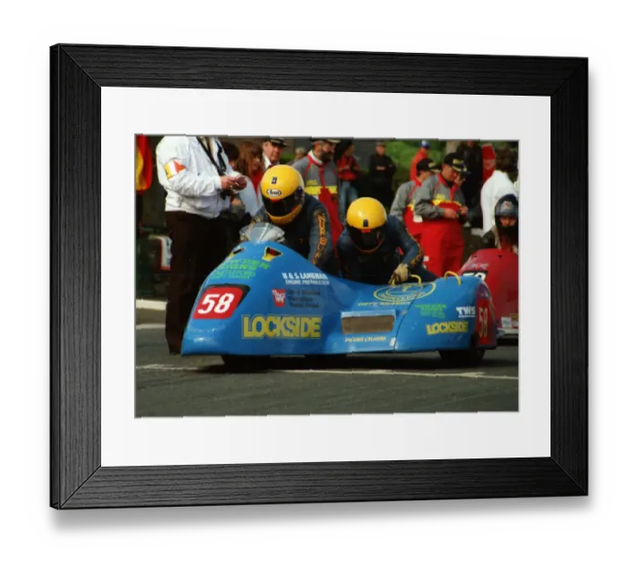 Framed Print : Jim Norbury & Norman Elcock (Jacobs Yamaha) 1995 Sidecar TT Framed Print : Jim Norbury & Norman Elcock (Jacobs Yamaha) 1995 Sidecar TT