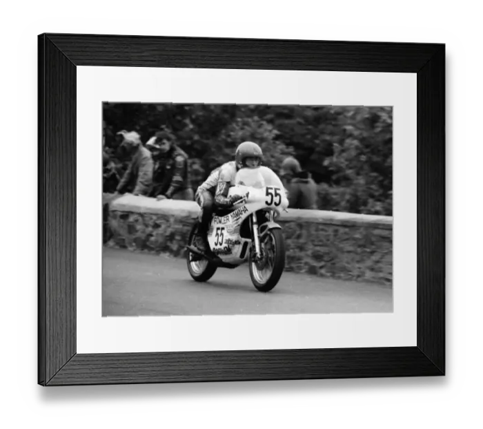 Framed Print : Wayne Dinham (Yamaha) 1977 Classic TT Framed Print : Wayne Dinham (Yamaha) 1977 Classic TT