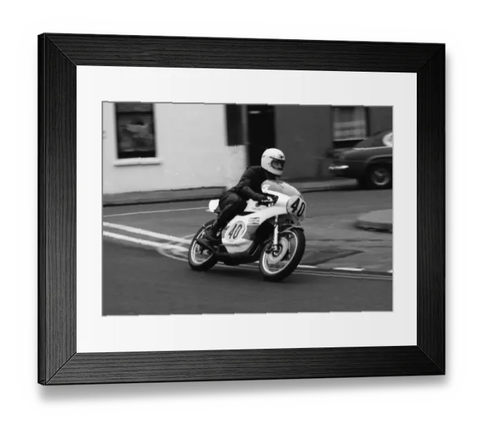 Framed Print : Nigel Rigg (Yamaha) 1977 Classic TT Framed Print : Nigel Rigg (Yamaha) 1977 Classic TT