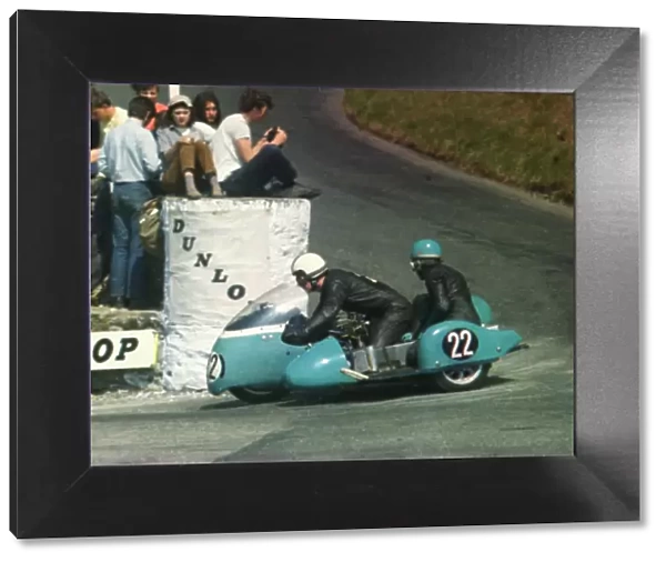 Bill Cooper & D B Argent (WEC) 1969 500 Sidecar TT