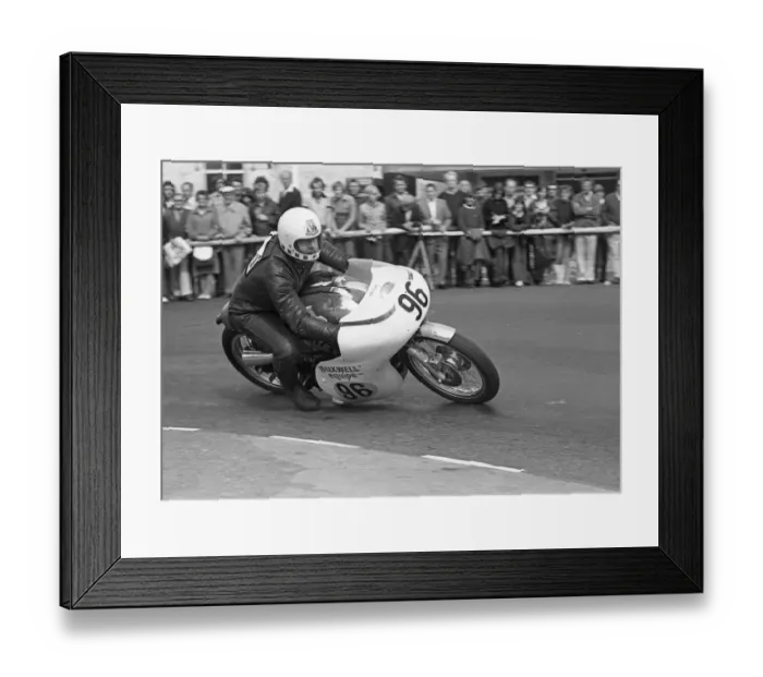 Framed Print : Brian Banglestein (Norton) 1975 Senior Manx Grand Prix Framed Print : Brian Banglestein (Norton) 1975 Senior Manx Grand Prix